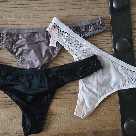 Victoria's Secret Very Sexy Smooth Satin and Keyhole Lace Thong Bundle sz S New - Picture 3 of 5